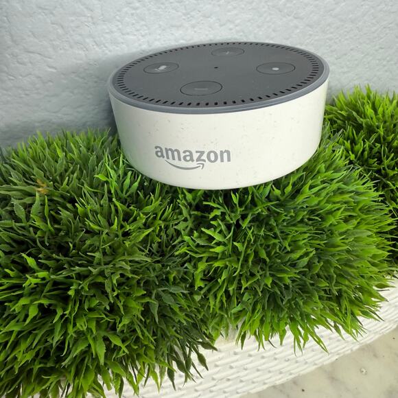 Amazon Echo Dot RS03QR Wireless Voice Controlled Alexa Enabled Smart Speaker - Picture 2 of 5